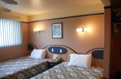 Louiseville Hotel | Motel Normandie