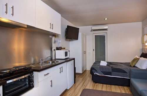 Myrtleford Hotel | Motel On Alpine