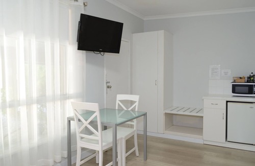 Myrtleford Hotel | Motel On Alpine