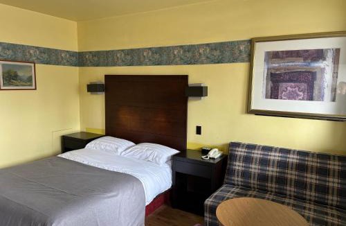 Saint-Hubert Hotel | Motel R-100