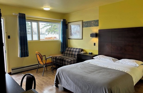 Saint-Hubert Hotel | Motel R-100