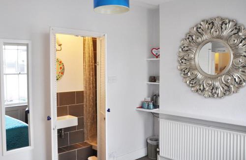 Brighton City Centre House | Motel Schmotel