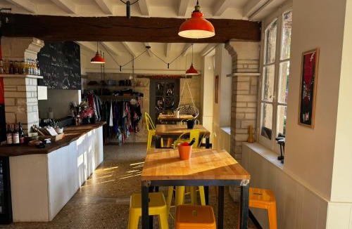 Bourgueil Hotel | Motel - Usine à Gaz