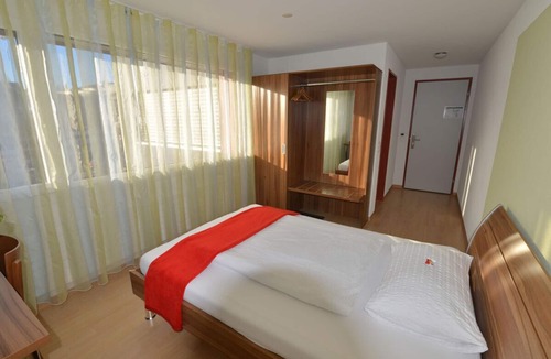 Wollerau Hotel | Motel zum Hirschen Wollerau
