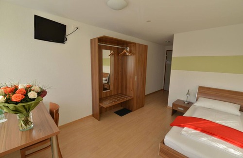 Wollerau Hotel | Motel zum Hirschen Wollerau