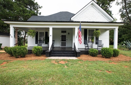 Plains House | Mother Allie's House - Childhood home of Rosalynn Carter/newly renovated/firepit