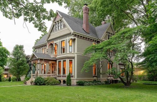 Fairbury House | Mother-in-Law suite