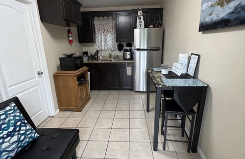 Donna Apartment | Mother’s Day weekend 1 BR Apartment