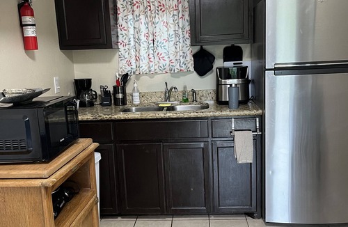 Donna Apartment | Mother’s Day weekend 1 BR Apartment