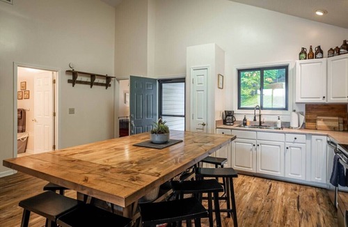 Forest Lake Heights House | MOTHER’S DAY WEEKEND SPECIAL: 10% OFF - Sunset Deck & Private Double-Decker Dock