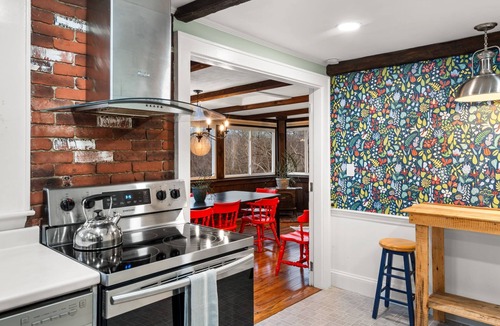 Newbury House | Mothertree Farmhouse | Pets | Fire Pit | Workspace