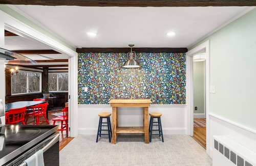 Newbury House | Mothertree Farmhouse | Pets | Fire Pit | Workspace