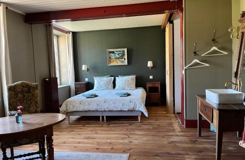 Saint-Symphorien-de-Marmagne Bed & Breakfast | Moulin de Maupoy