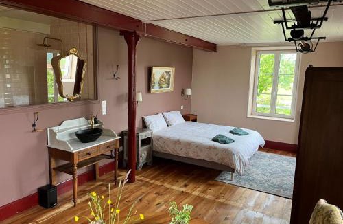 Saint-Symphorien-de-Marmagne Bed & Breakfast | Moulin de Maupoy