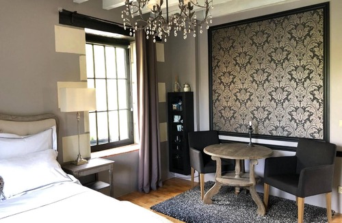 Sache House | Moulin de la Chevriere