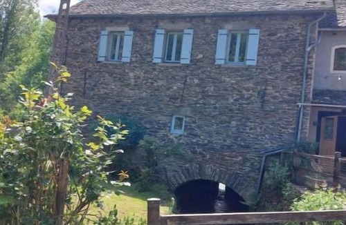 Cassagnes-Begonhes House | Moulin de Serre Calme River
