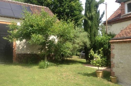 Chevillon-sur-Huillard House | Moulin en Bord de Rivière, Logement Complet