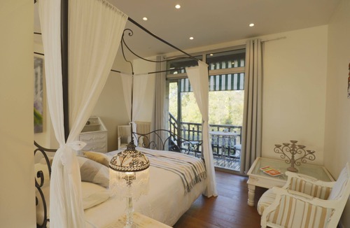 Saint-Pantaleon-de-Larche Hotel | Moulin Bleu de Vézère