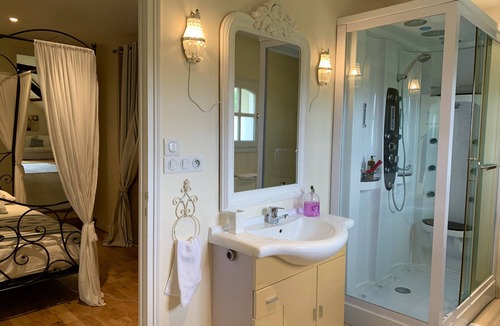 Saint-Pantaleon-de-Larche Hotel | Moulin Bleu de Vézère