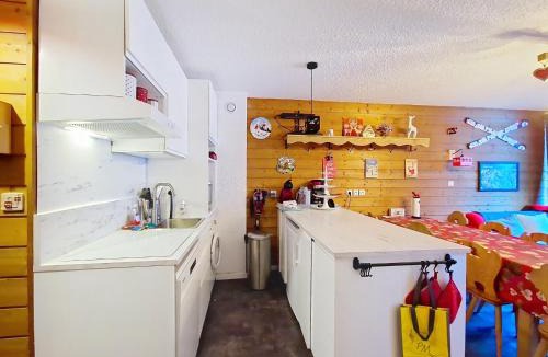 Chatel Apartment | Moulin ML161 TELECABINE & NATURE 6 pers