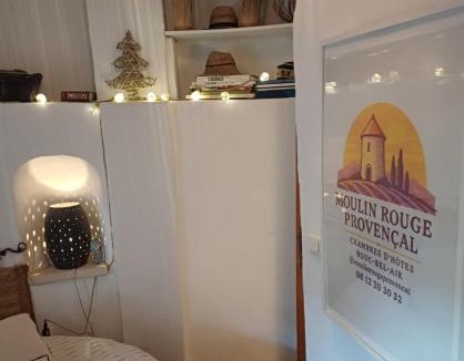 Bouc-Bel-Air Bed & Breakfast | Moulin Rouge Provençal Suite Premium avec jacuzzi extérieur Aix Marseille