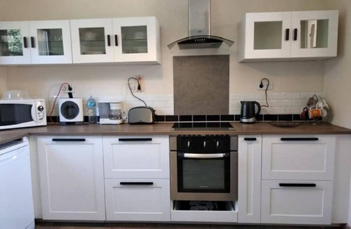 Senailly House | Moulin Saint Jacques, quiet gîte with private pool