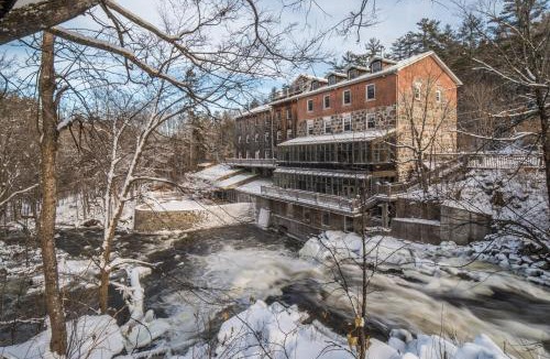 Wakefield Cabin | Moulin Wakefield Mill Hotel & Spa