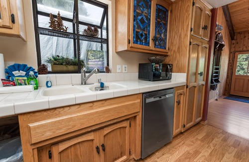 Big Bear City House | Mount Bearadise - Spacious 5 Bedrooms, Pool Table, Arcade Game, BBQ