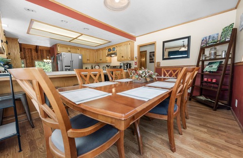 Big Bear City House | Mount Bearadise - Spacious 5 Bedrooms, Pool Table, Arcade Game, BBQ