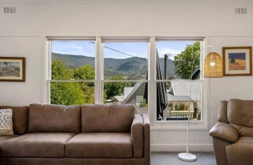 Mount Beauty House | Mount Beauty 3BR Home