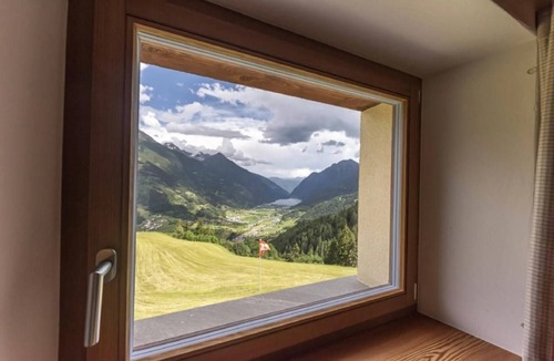 Poschiavo Ski Chalet | Mount Campell Dasura