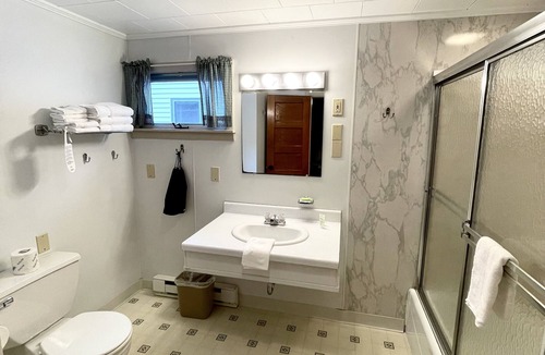 Lincoln Hotel | Mount Coolidge Motel