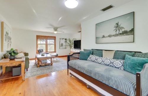 Mount Dora House | Mount Dora Home: Private Pool & Tropical Bar!