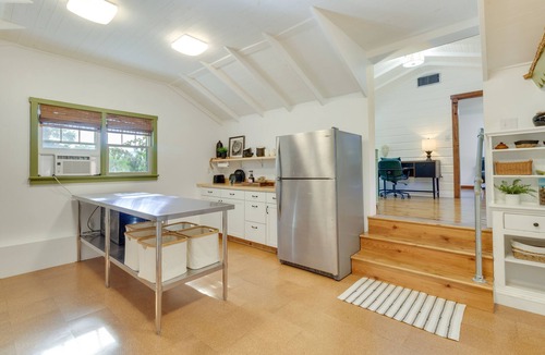 Mount Dora House | Mount Dora Home: Private Pool & Tropical Bar!