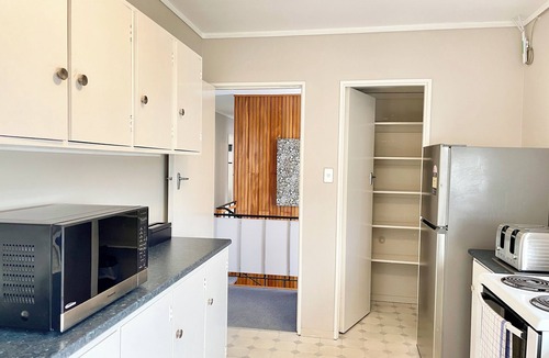 Mount Eden Hotel | Mount Eden Motel