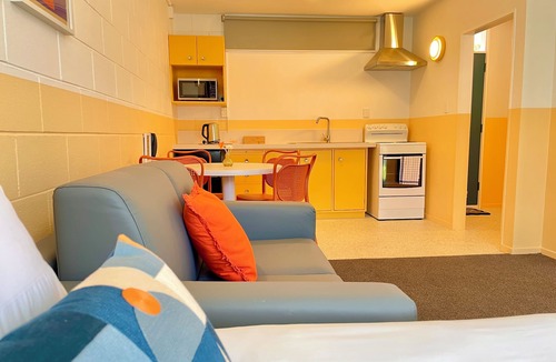 Mount Eden Hotel | Mount Eden Motel