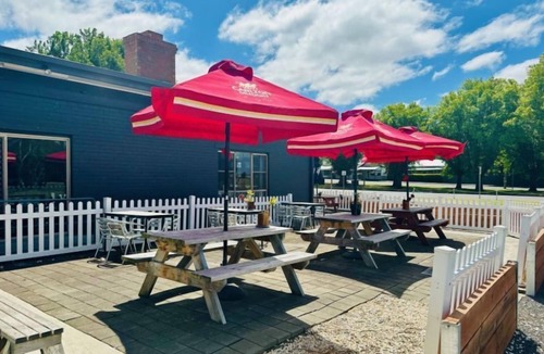 Derrinallum Hotel | Mount Elephant Hotel Motel