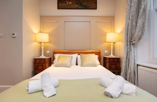 Hernhill House | Mount Ephraim Gardens Cook Room