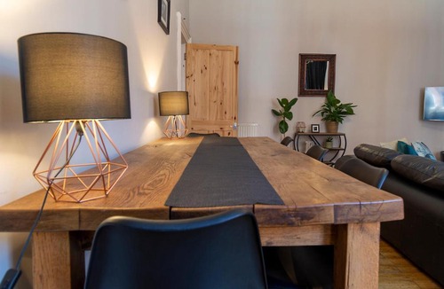 Glasgow Apartment | Mount Florida Pad