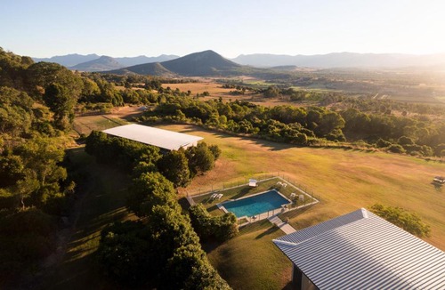 Charlwood Villa | Mount French Lodge