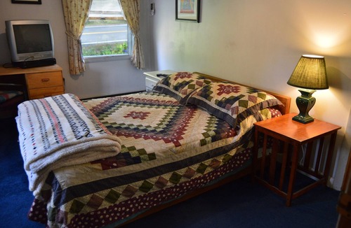 Sheffield House | Mount Harmony Farm Vacation Guest House
