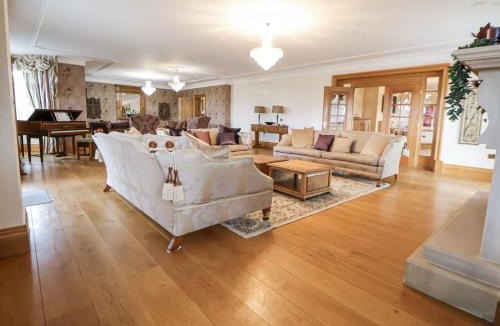 Meliden House | Mount House