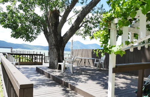 Clearlake Apartment | Mount Konocti view