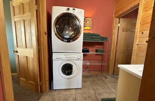 La Sal Bed & Breakfast | Mount Peale Country Inn