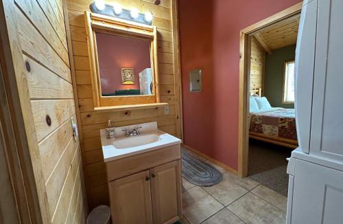 La Sal Bed & Breakfast | Mount Peale Country Inn