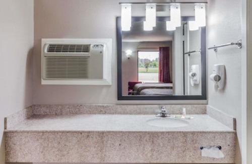 Mount Pleasant Hotel | Mount Pleasant INN