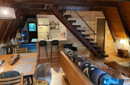 West Dover Ski Chalet | Mount Snow A Frame with Jacuzzi