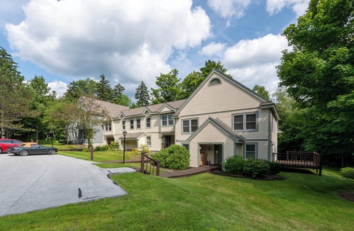 West Dover Hotel | Mount Snow Lodging by Vail Resorts