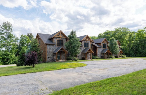 West Dover Hotel | Mount Snow Lodging by Vail Resorts