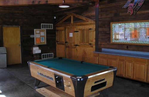 Bow Resort | Mount Vernon Camping Resort 16 ft. Yurt 8